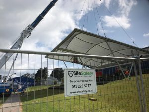 Crowd control fencing